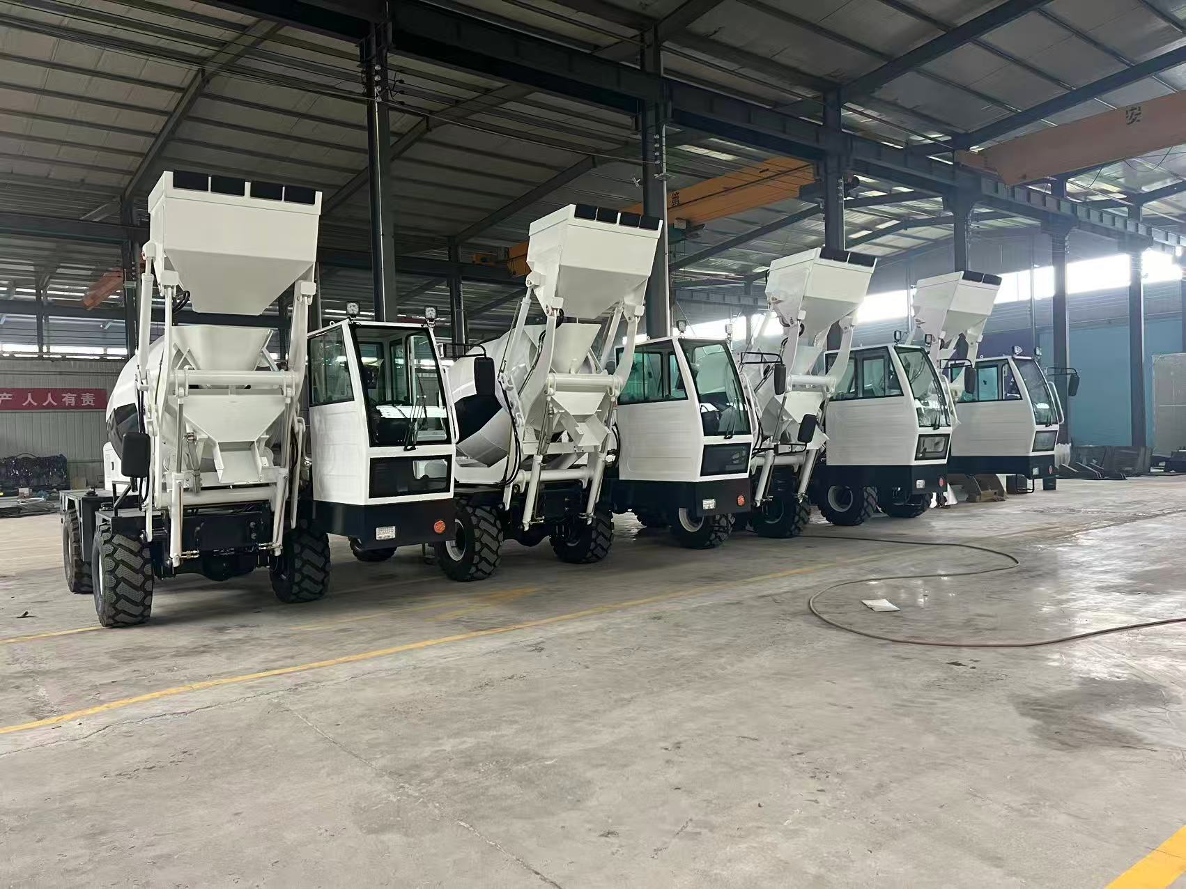 RB1600 1.6 m³ Self-Loading Concrete Mixer
