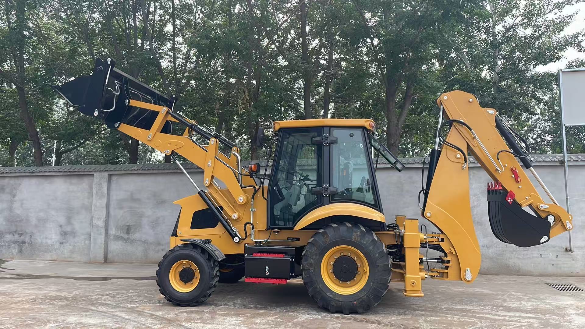 RB388 Standard Backhoe Loader view 3