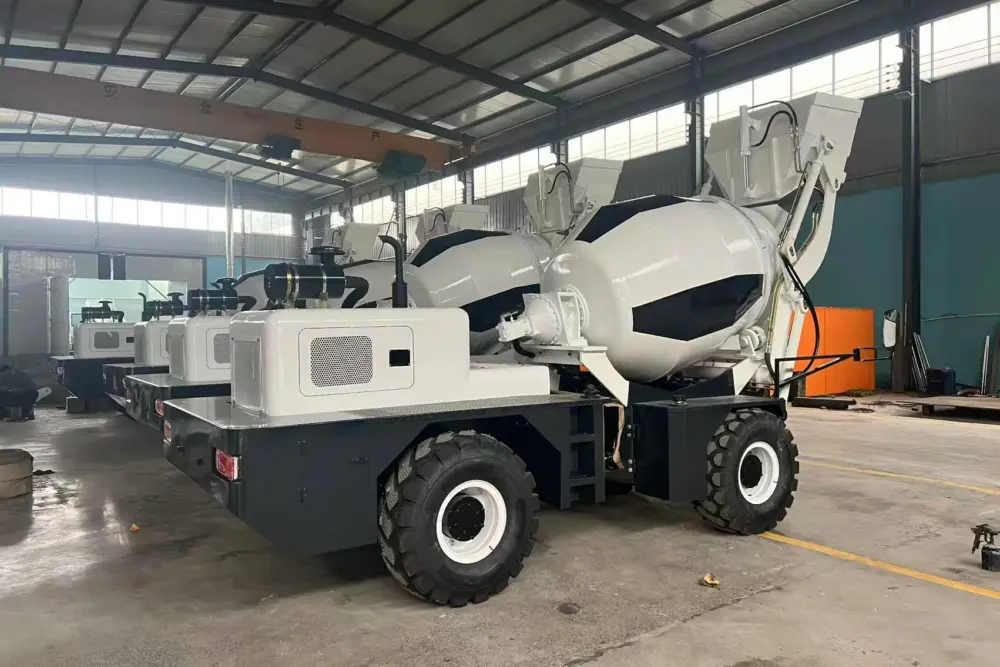 RB1600 self-loading concrete mixer viewed from another angle